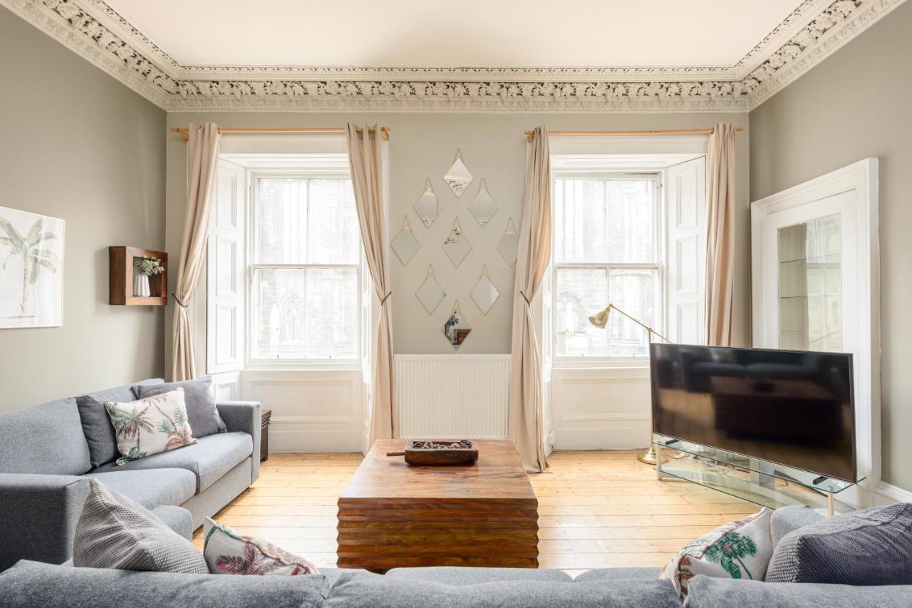 2 Bed Old Town Apartment - Next To Castle Эдинбург Экстерьер фото
