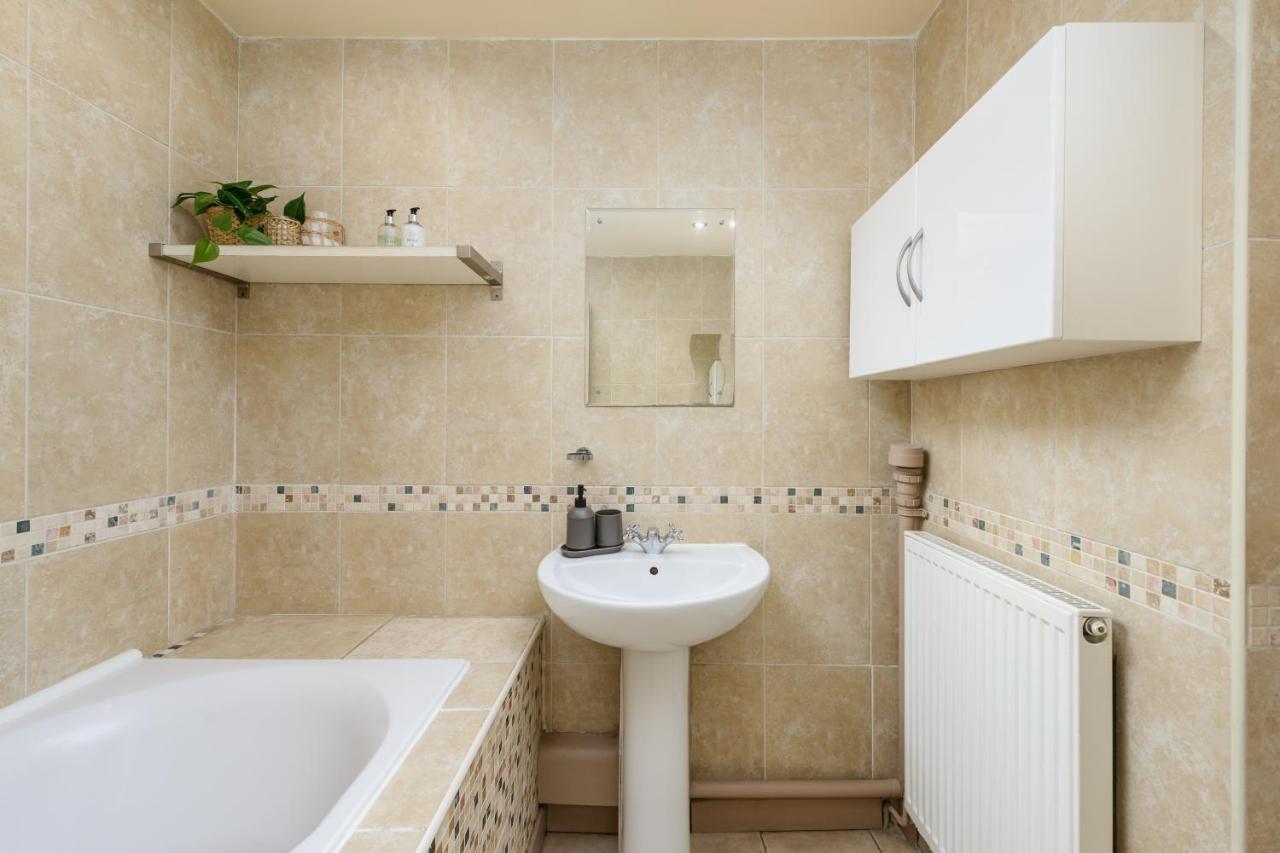 2 Bed Old Town Apartment - Next To Castle Эдинбург Экстерьер фото
